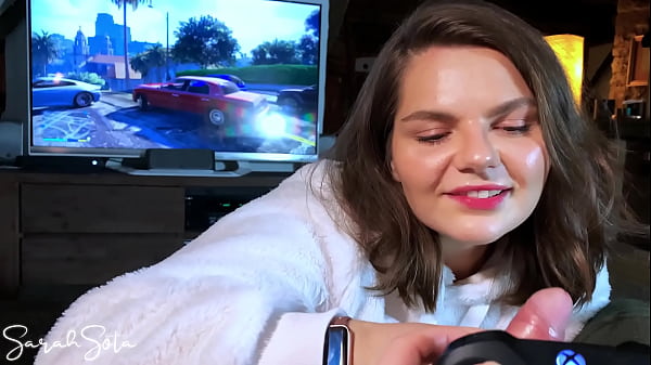 Sucking him off while he is Gaming – how Long will he Last? Blowjob & Handjob