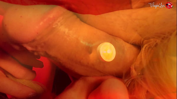 Cute Girlfriend Hot Sucks Stranger’s Huge Cock On Camera