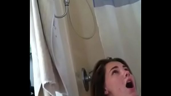 Emocionada por su leche