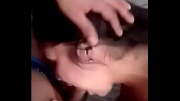 Me volví adicto a las mamadas de mi hermana pan chupa como una puta